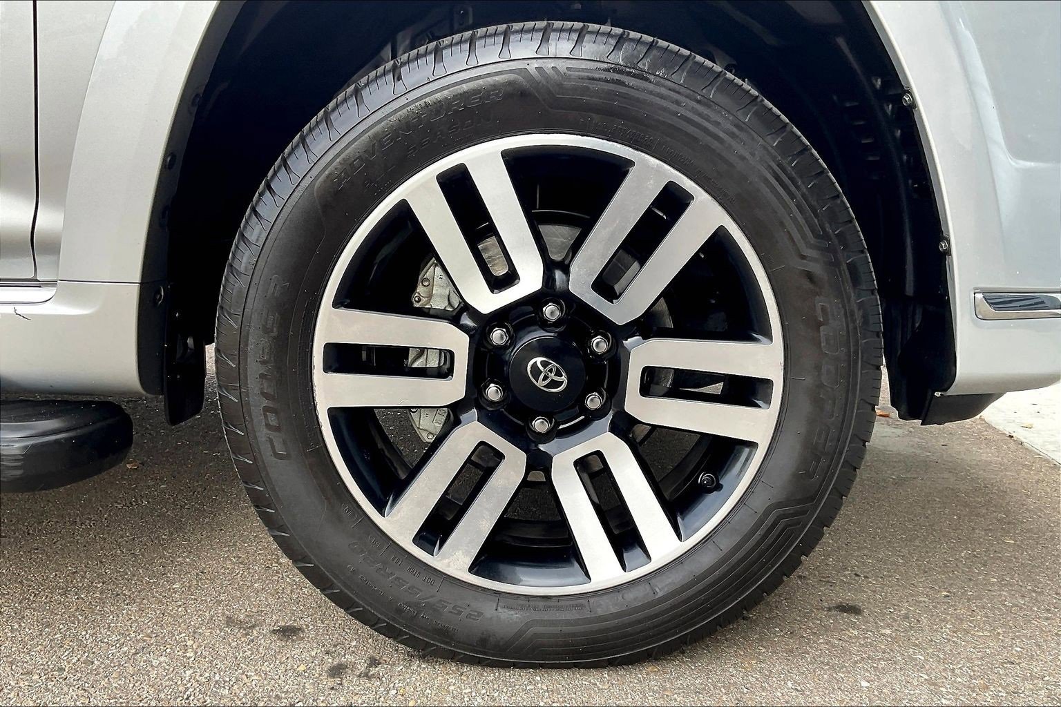 Used 2022 Toyota 4Runner Limited image 23