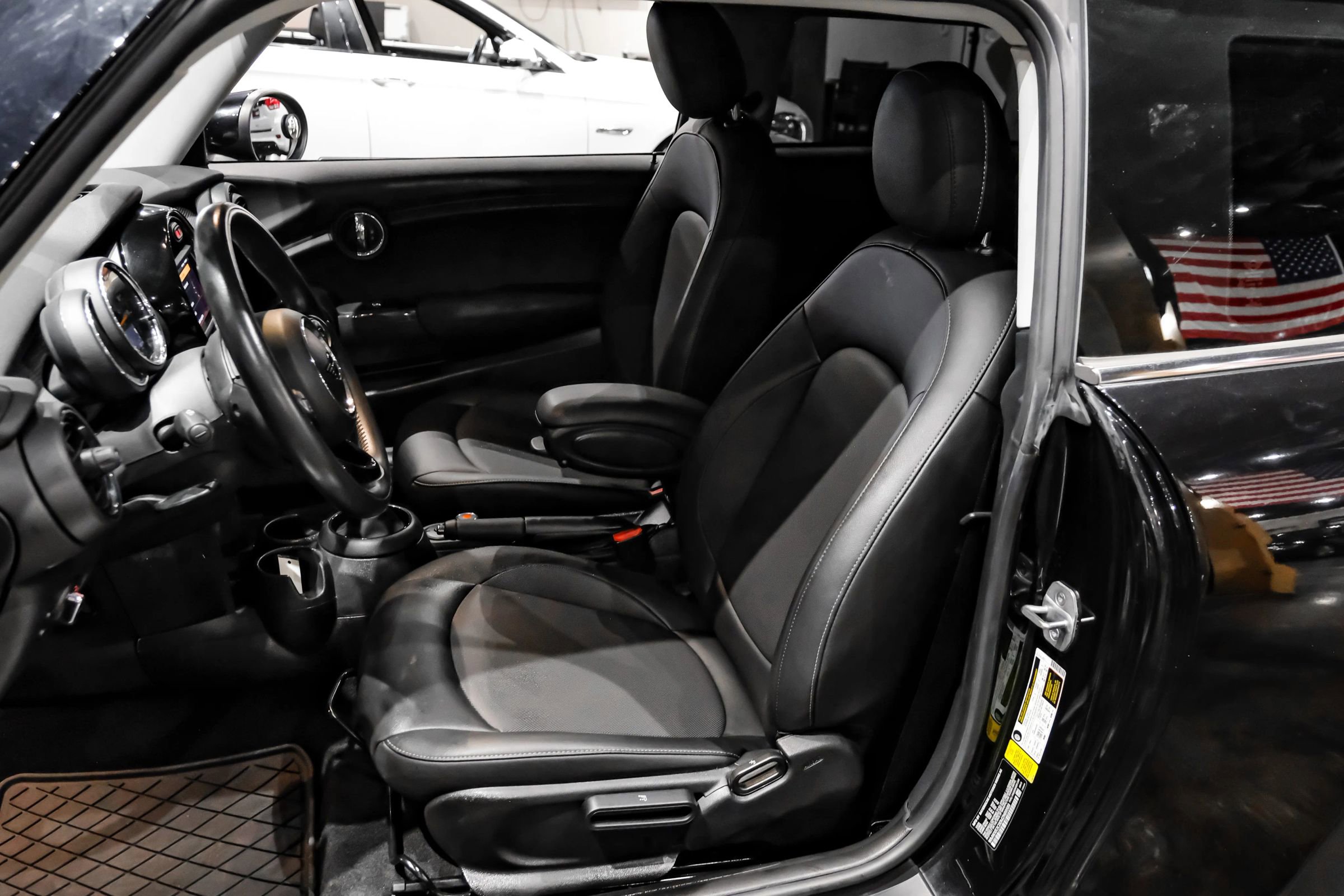 Used 2021 MINI Cooper 2-Door Hardtop FWD image 24