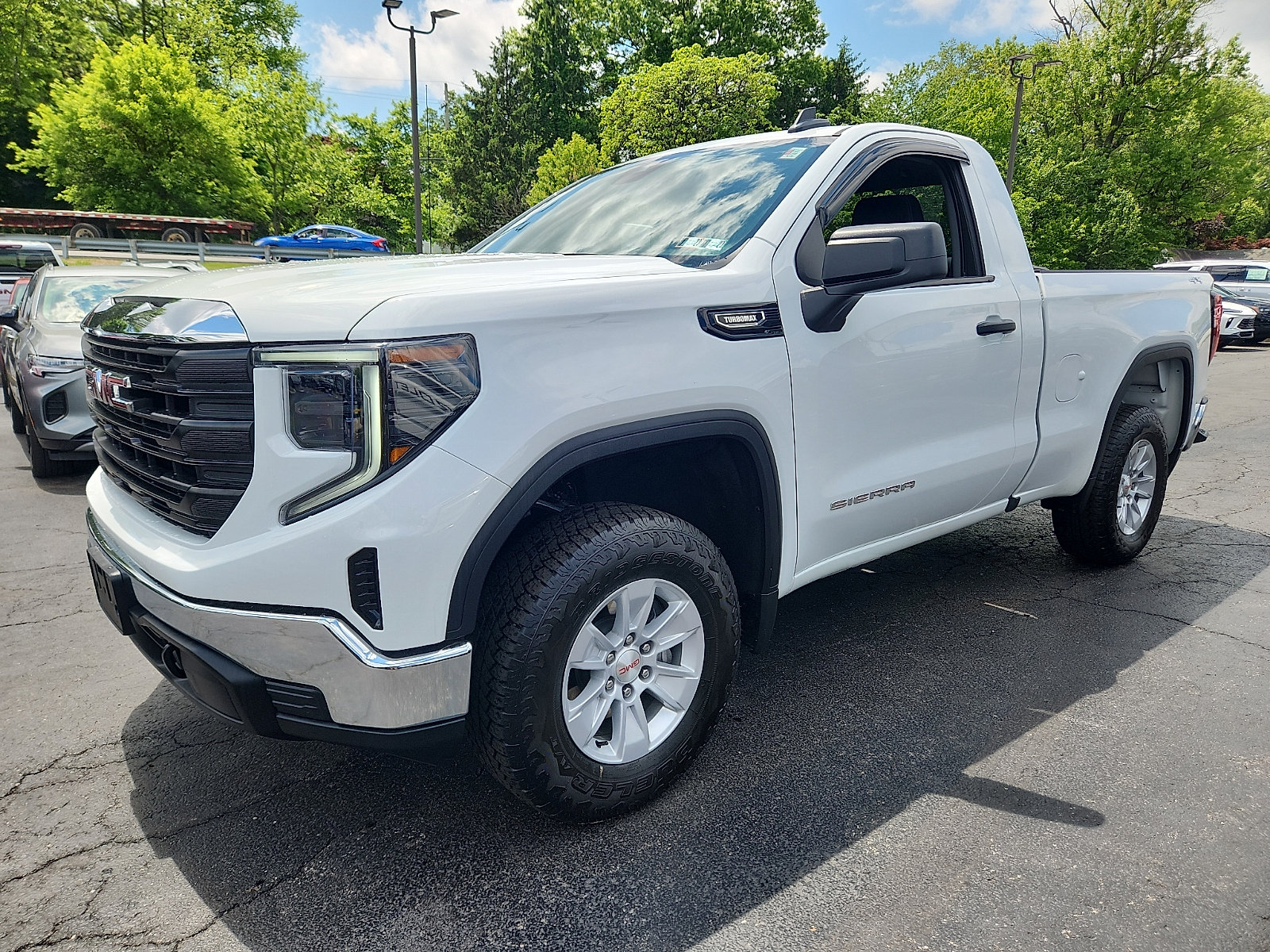 Used 2024 GMC Sierra 1500 Pro w/ Pro Value Package AWD/4WD image 3