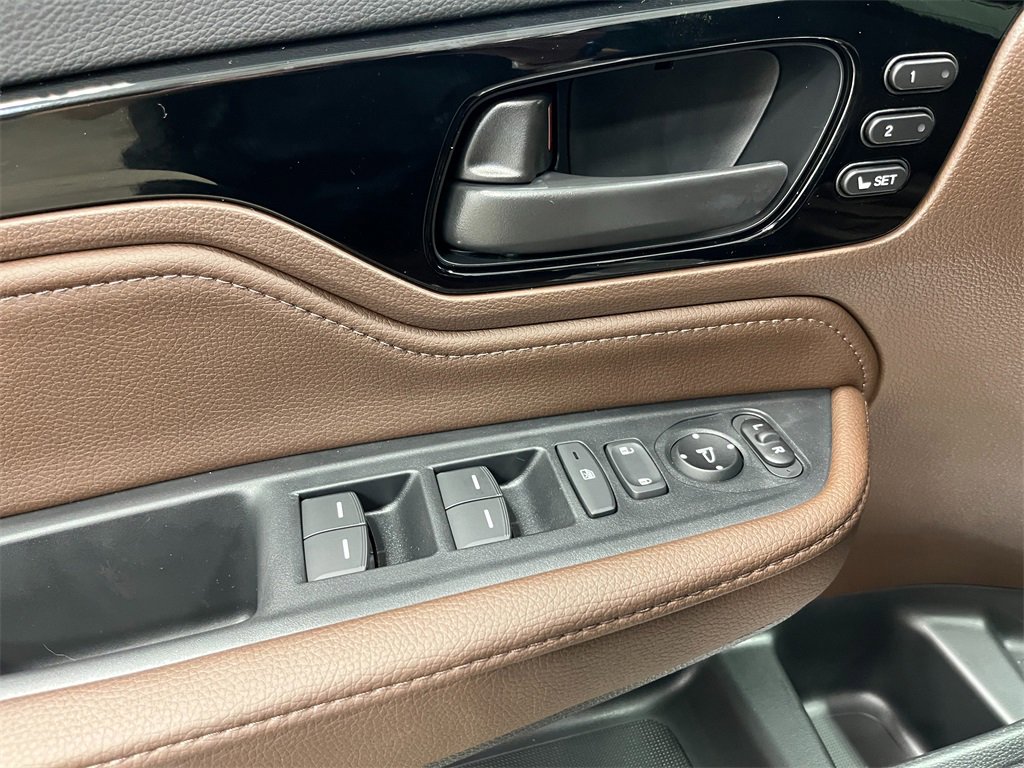 New 2026 Honda Odyssey Touring image 14