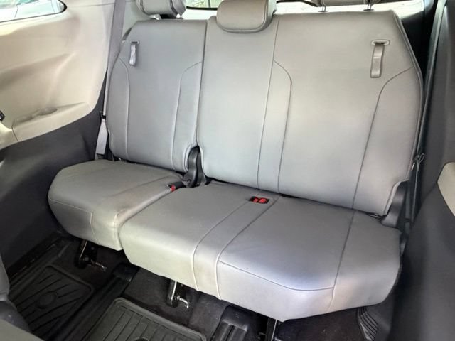 Used 2021 Toyota Sienna XLE AWD/4WD image 17