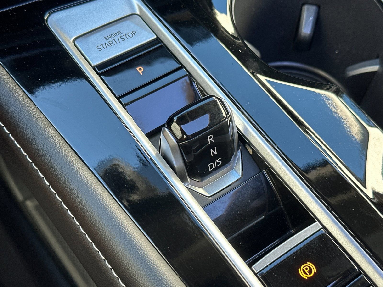 Used 2024 Volkswagen Atlas SE image 22