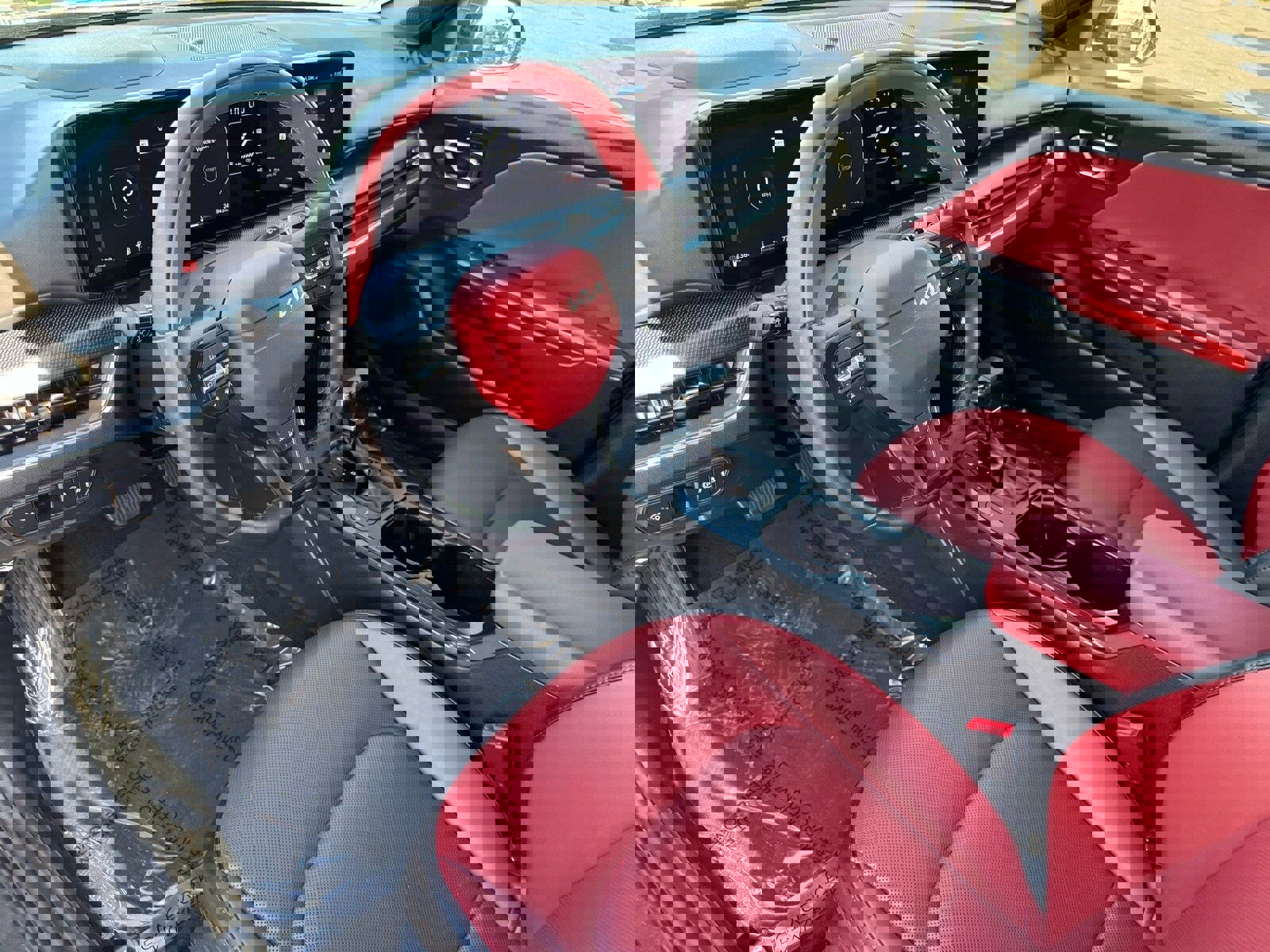 Used 2025 Kia K4 GT-Line w/ GT-Line Premium Package image 17