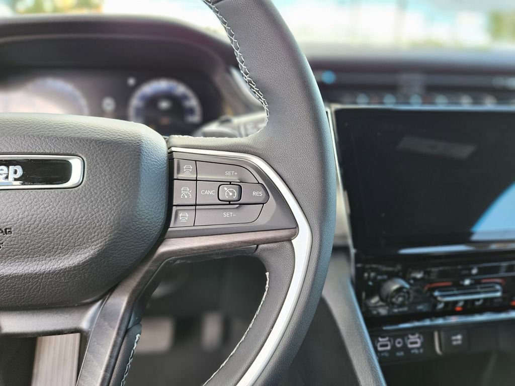 New 2025 Jeep Grand Cherokee Limited image 27