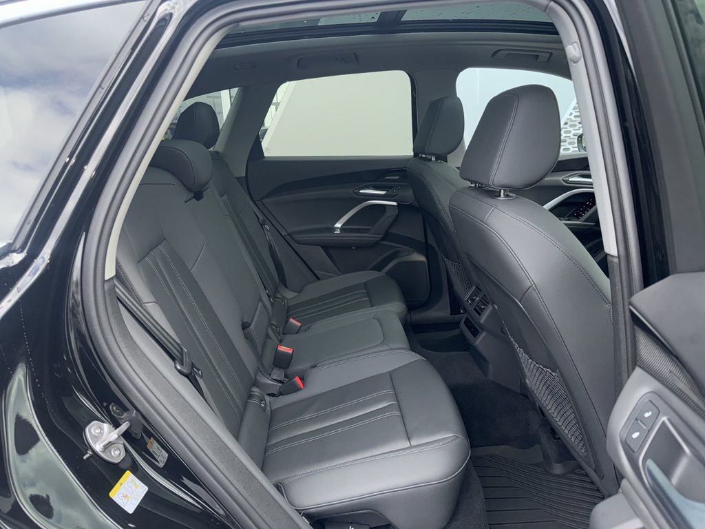 Certified 2025 Audi Q5 2.0T Premium Plus w/ Premium Plus image 11