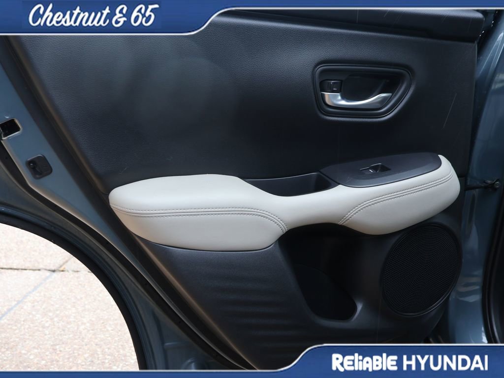 Used 2025 Honda HR-V LX image 17