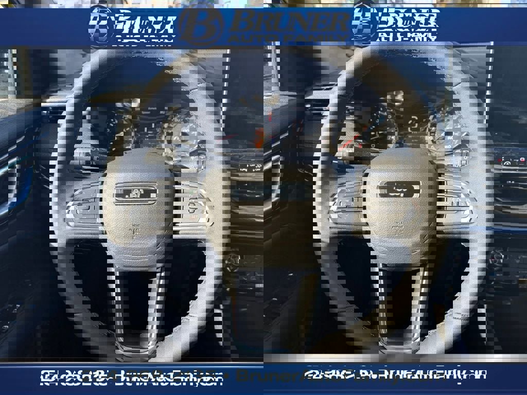 New 2026 Jeep Compass Latitude image 17