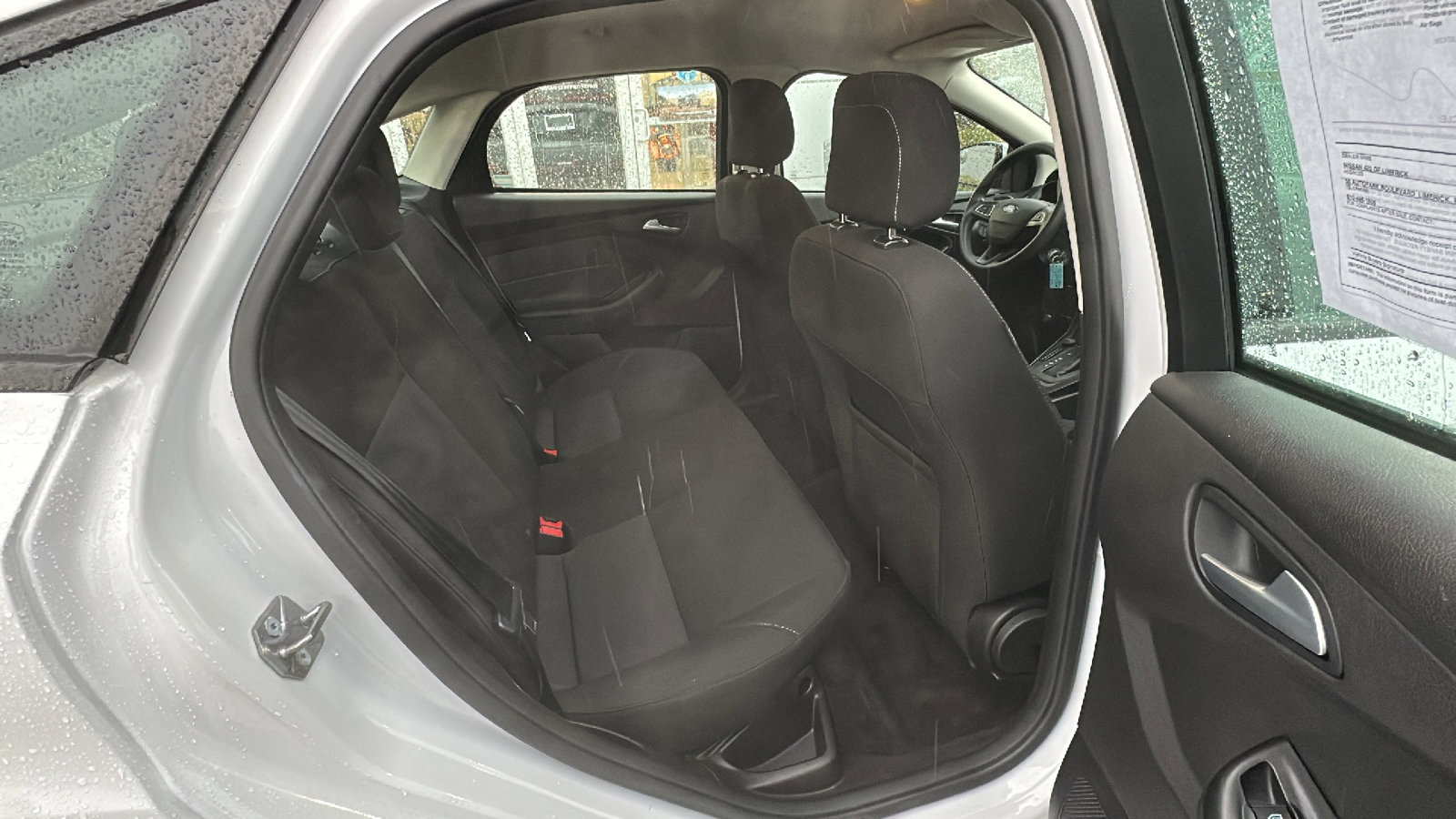 Used 2018 Ford Focus SE image 25