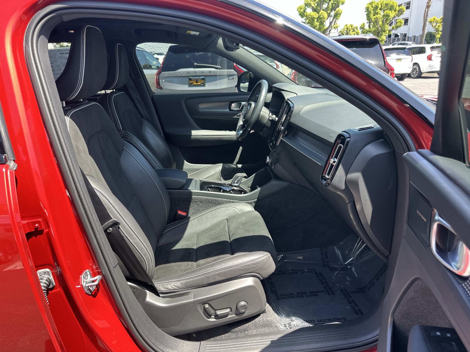 Certified 2021 Volvo XC40 P8 Recharge w/ Advanced Package image 25