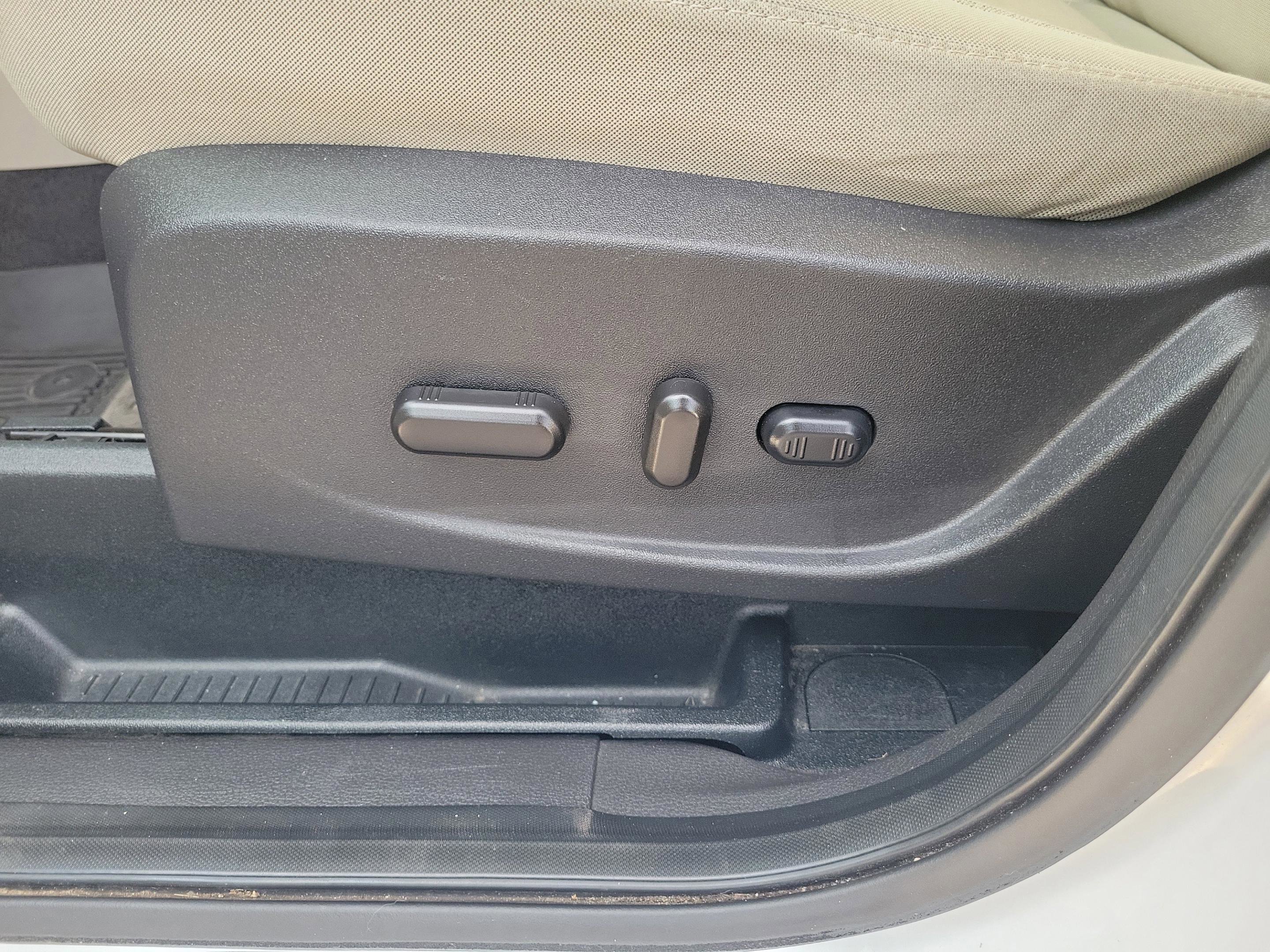 Used 2018 Ford Escape SE w/ SE Sync 3 Package image 15