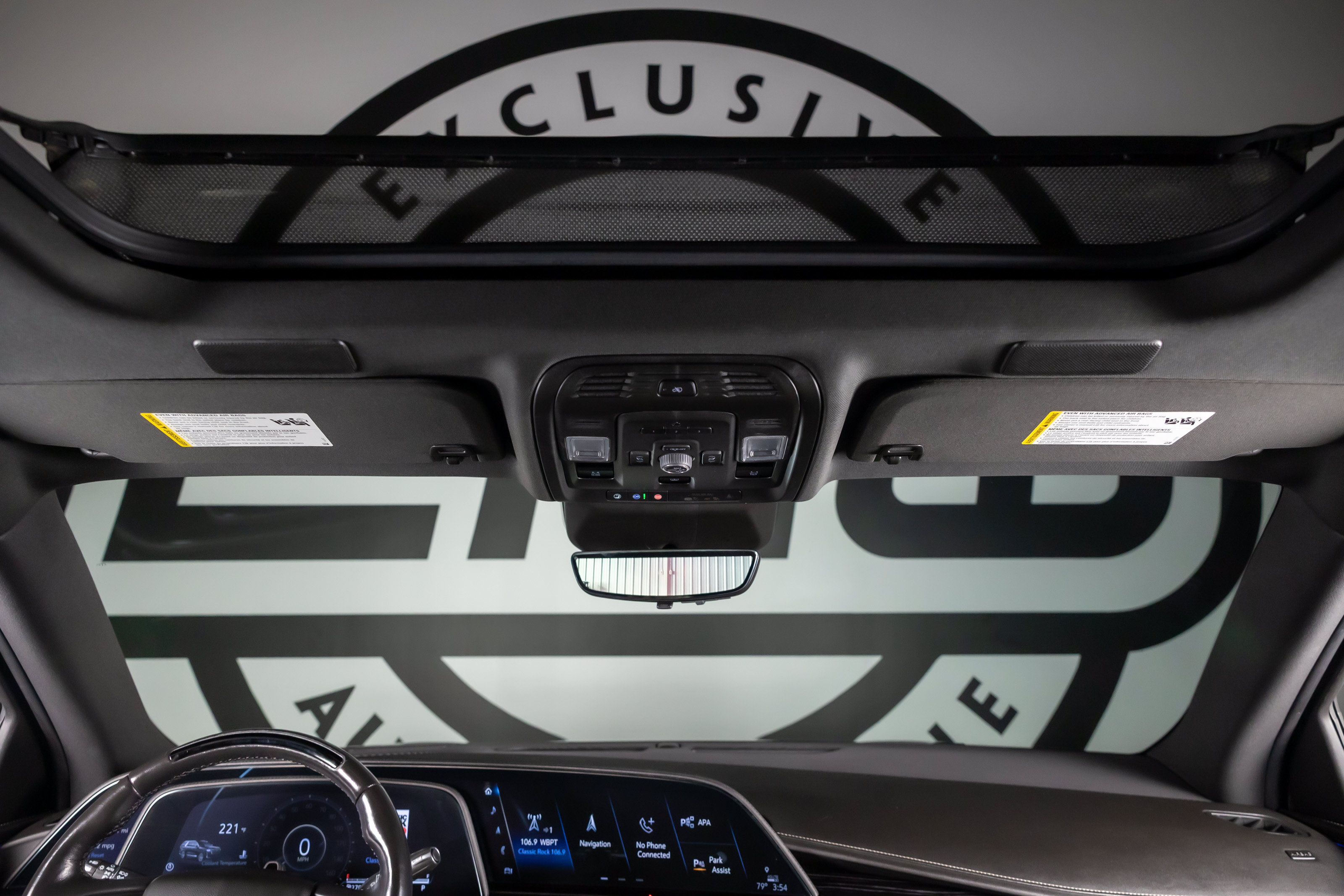 Used 2023 Cadillac Escalade Sport w/ LPO, ONYX Package AWD/4WD image 10