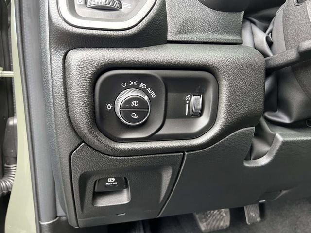 New 2026 RAM 1500 Express AWD/4WD image 13
