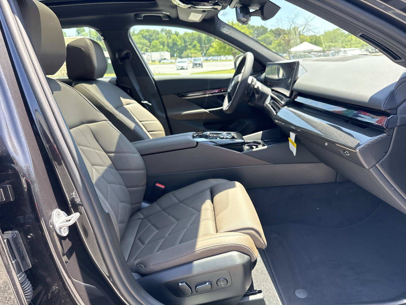 New 2027 BMW 540i xDrive w/ Executive Package AWD/4WD image 16