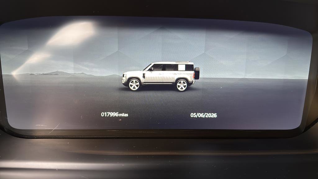 Used 2024 Land Rover Defender 110 X-Dynamic SE AWD/4WD image 21