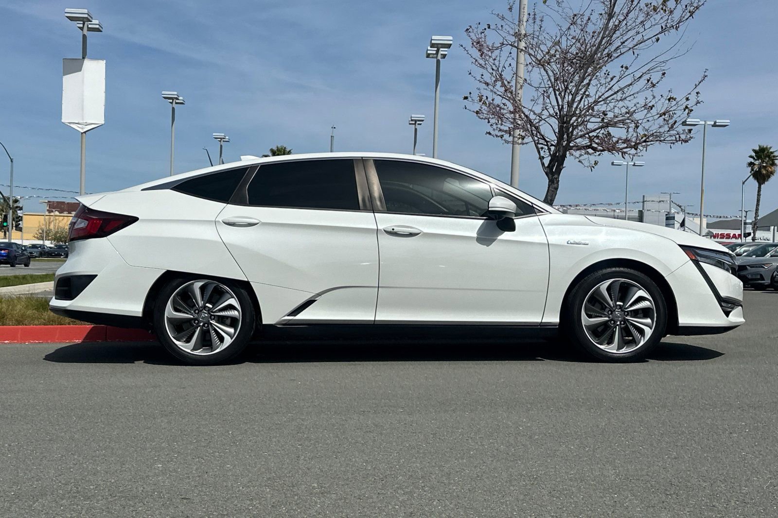 Used 2020 Honda Clarity Plug-In Hybrid image 3