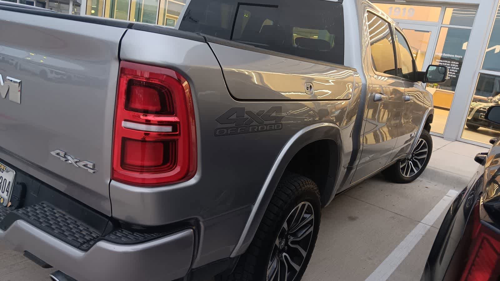 Used 2025 RAM 1500 Limited w/ Off Road Group AWD/4WD image 5