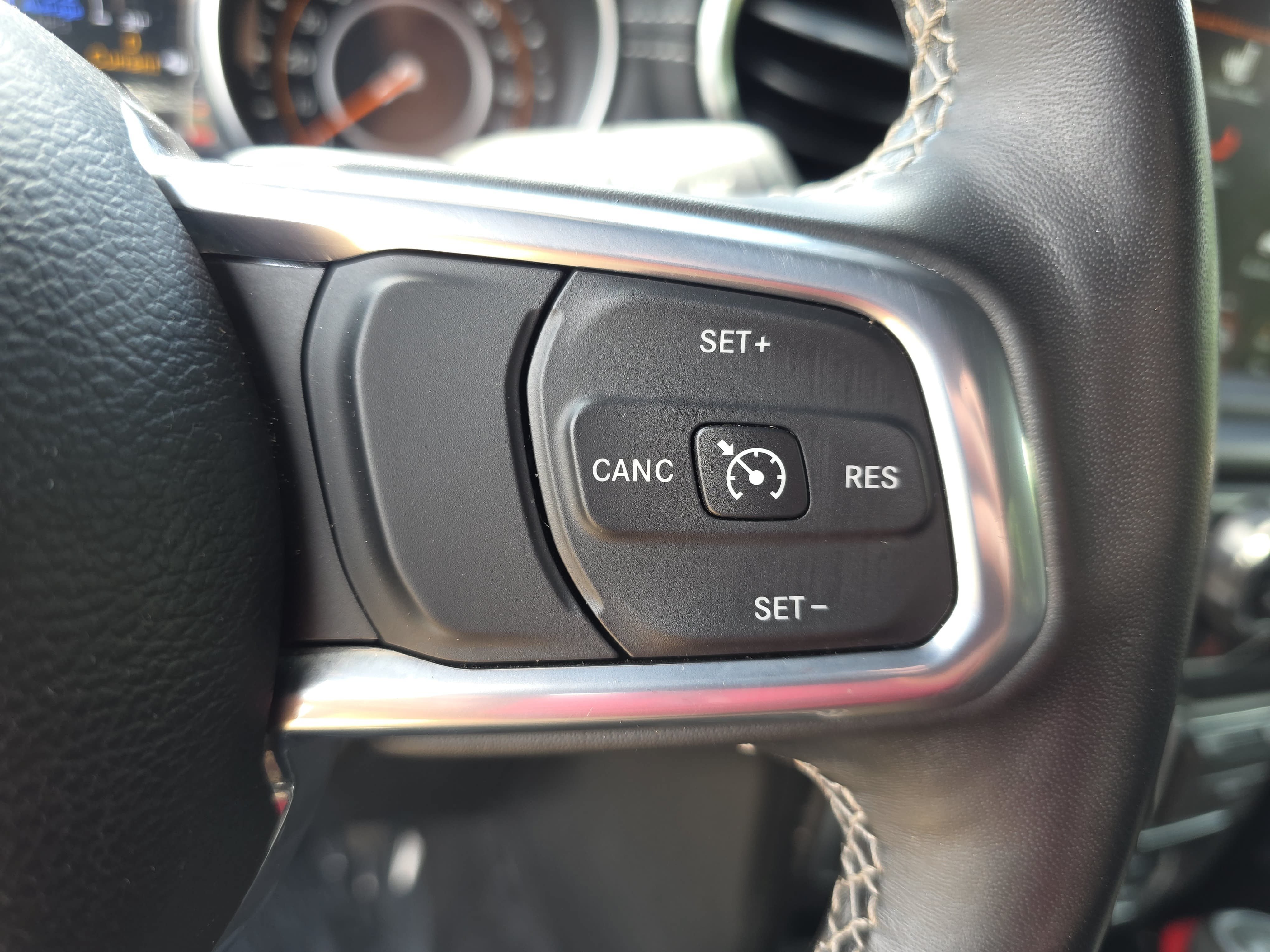 Used 2022 Jeep Wrangler Unlimited Sahara w/ LED Lighting Group AWD/4WD image 15