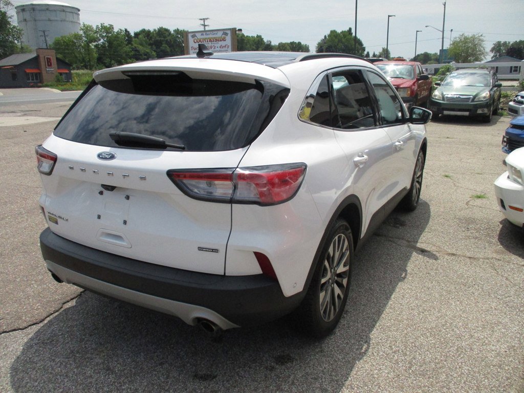 Used 2020 Ford Escape Titanium image 2