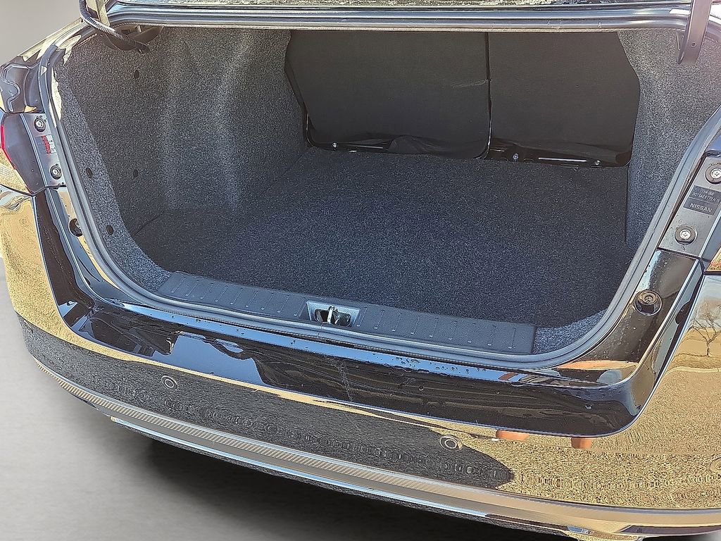 Used 2025 Nissan Versa SV image 15