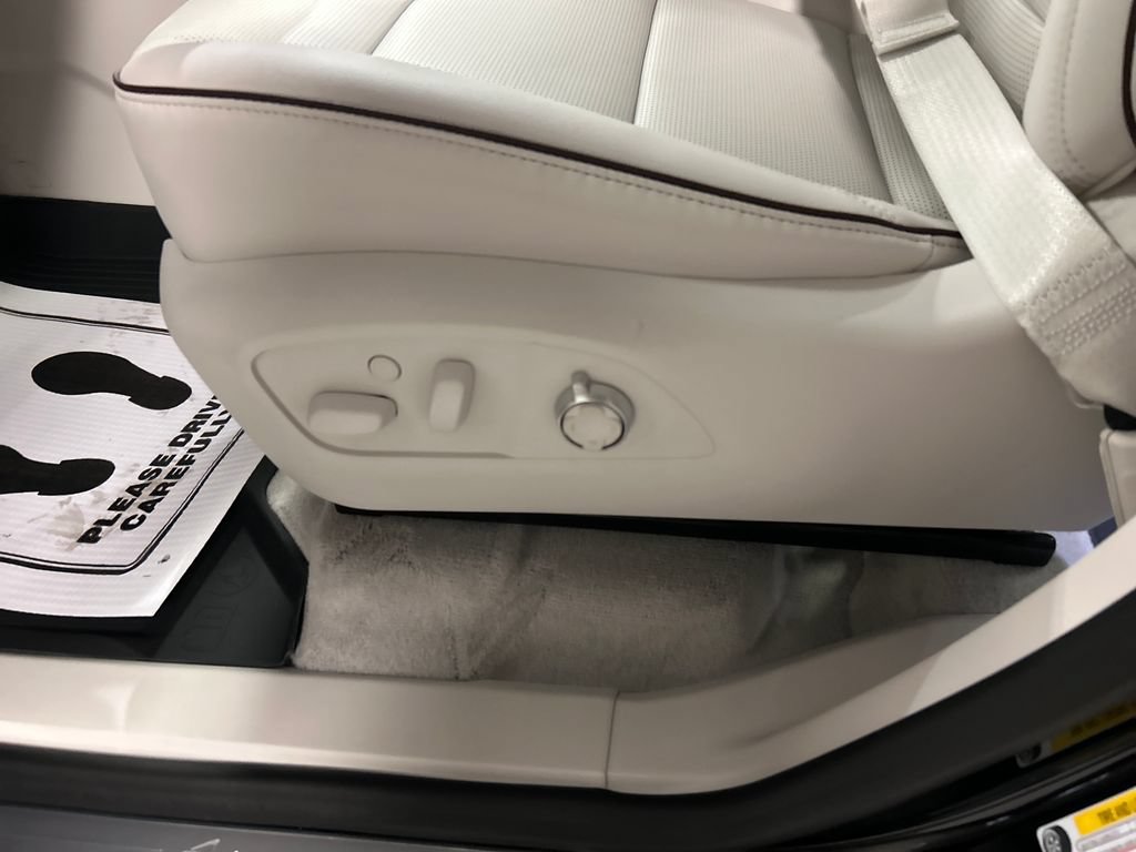 New 2026 Buick Enclave Avenir w/ Super Cruise Package AWD/4WD image 11