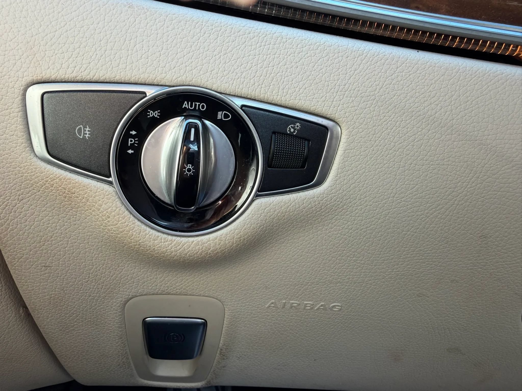 Used 2019 Mercedes-Benz E 300 4MATIC w/ Premium 1 Package image 24