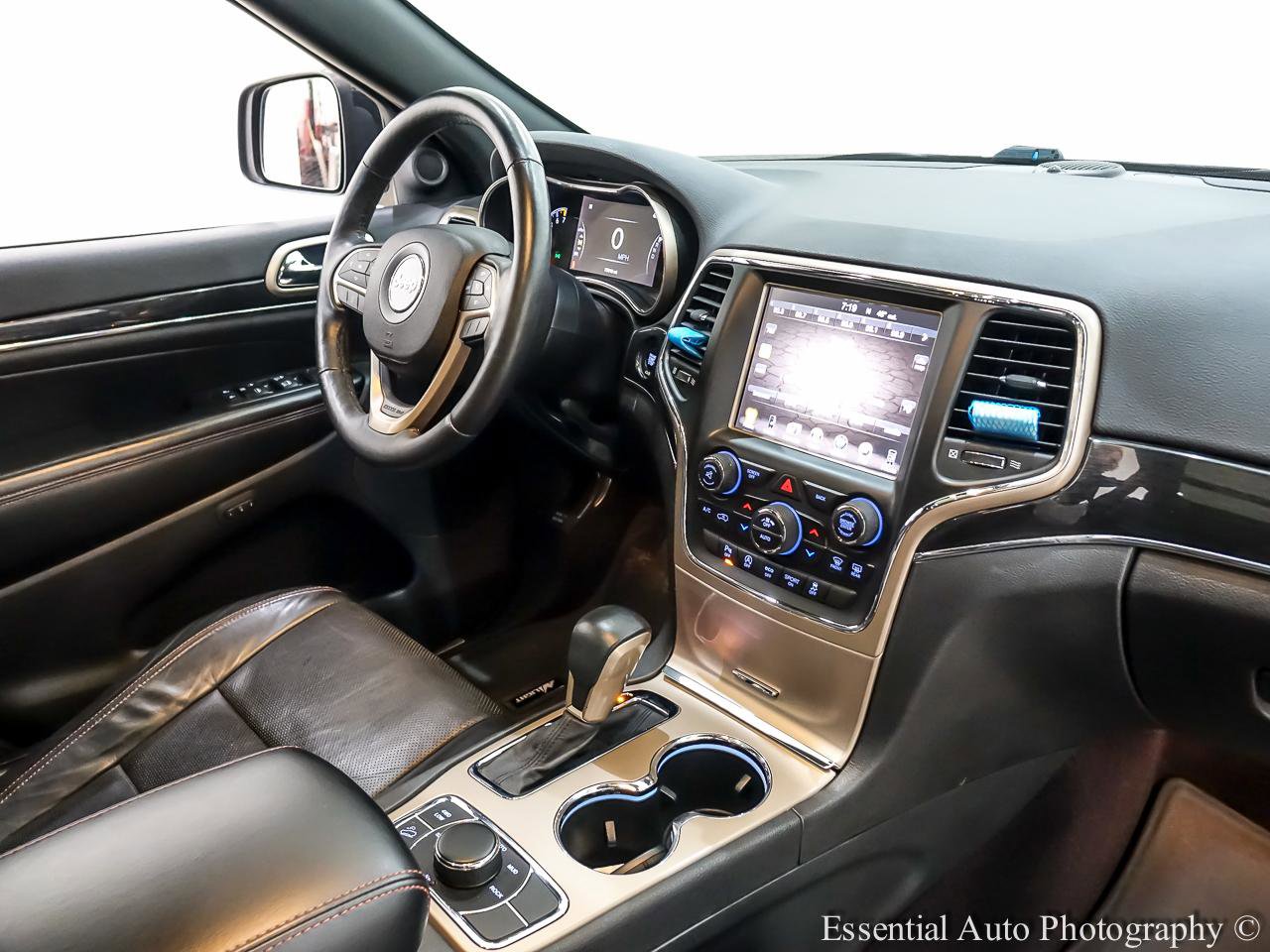 Used 2016 Jeep Grand Cherokee Limited 75th Anniversary AWD/4WD image 34