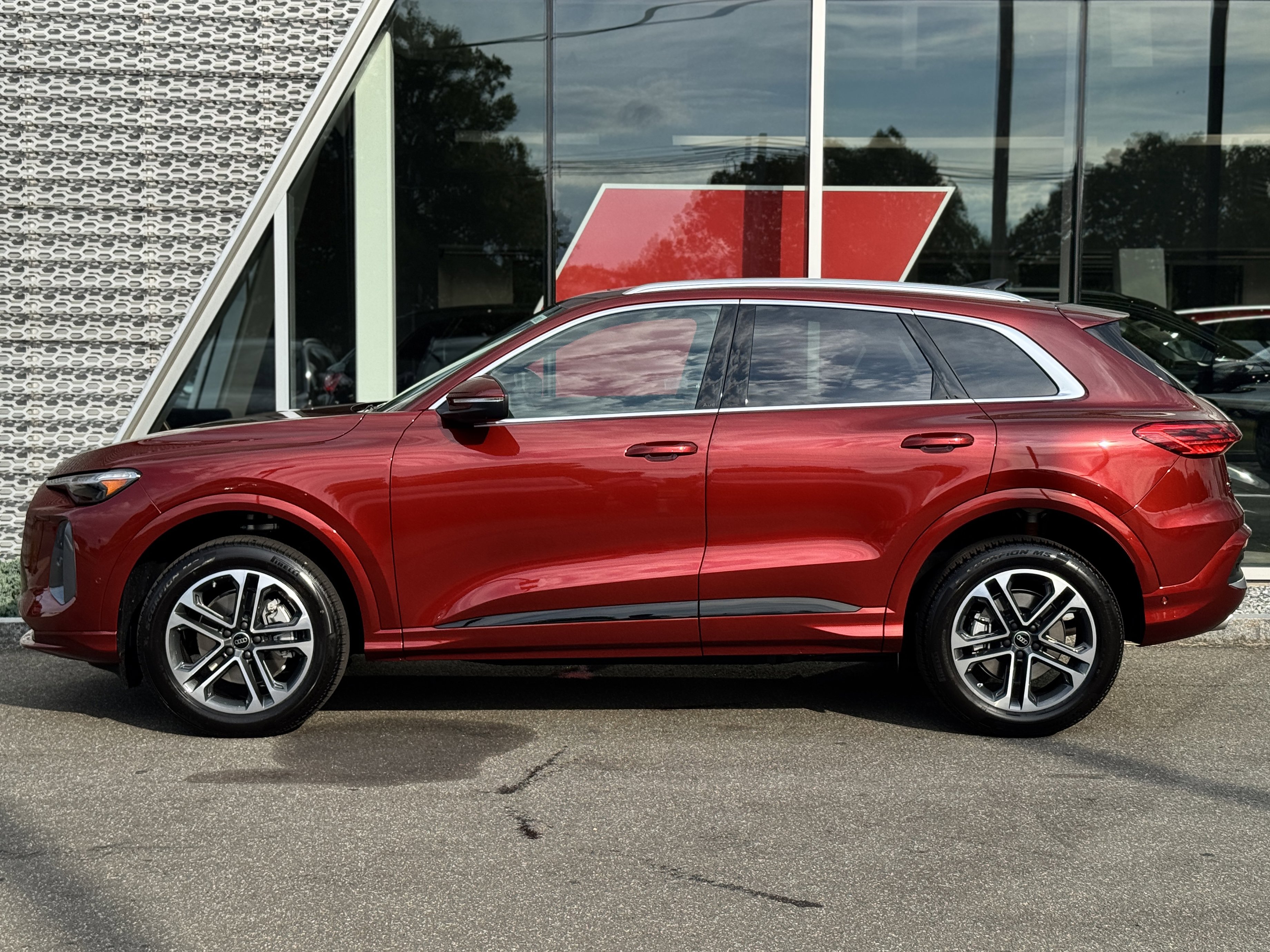 New 2025 Audi Q5 Premium Plus image 2