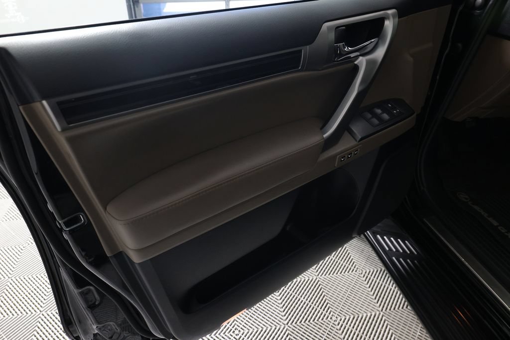Used 2023 Lexus GX 460 Premium w/ Premium Plus Package AWD/4WD image 17