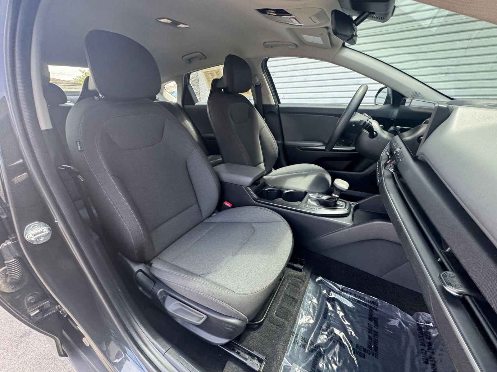 Used 2025 Kia K4 FWD image 36