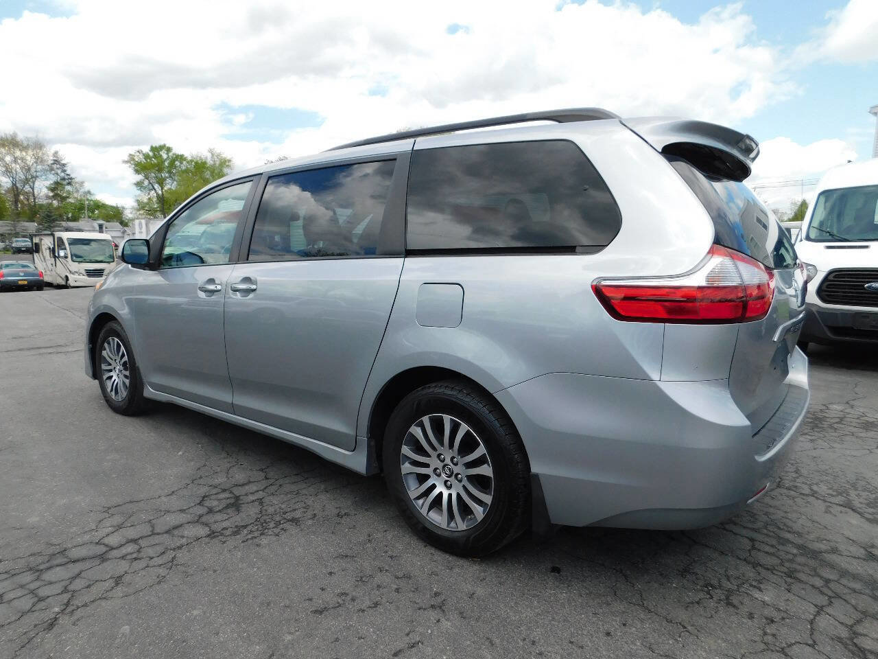 Used 2018 Toyota Sienna XLE FWD image 7
