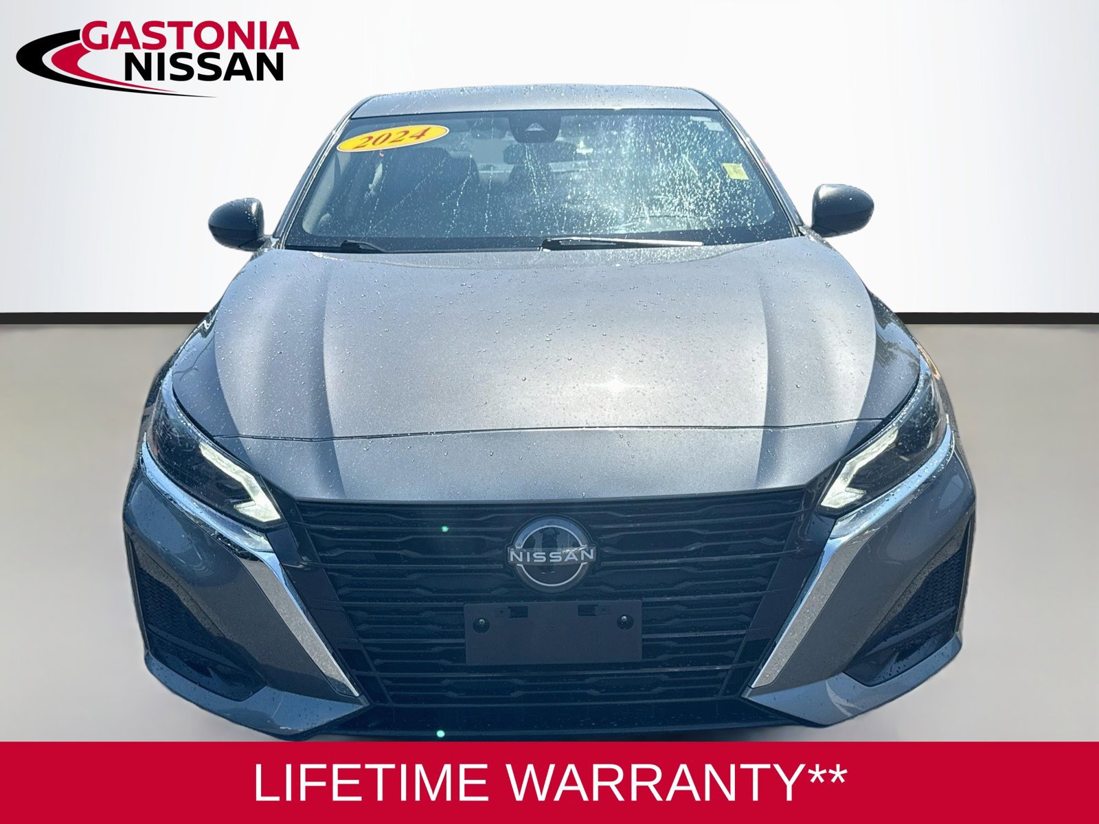 Used 2024 Nissan Altima 2.5 SV FWD image 2