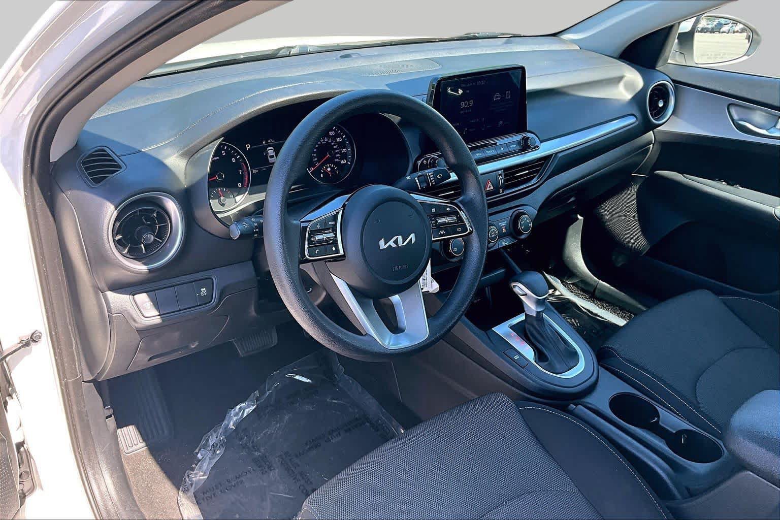Used 2023 Kia Forte LXS FWD image 17