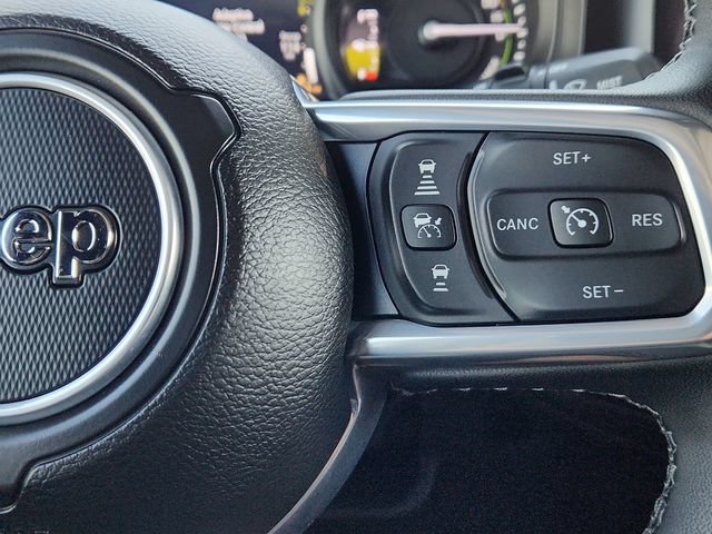 Used 2025 Jeep Wrangler Unlimited Sahara AWD/4WD image 39