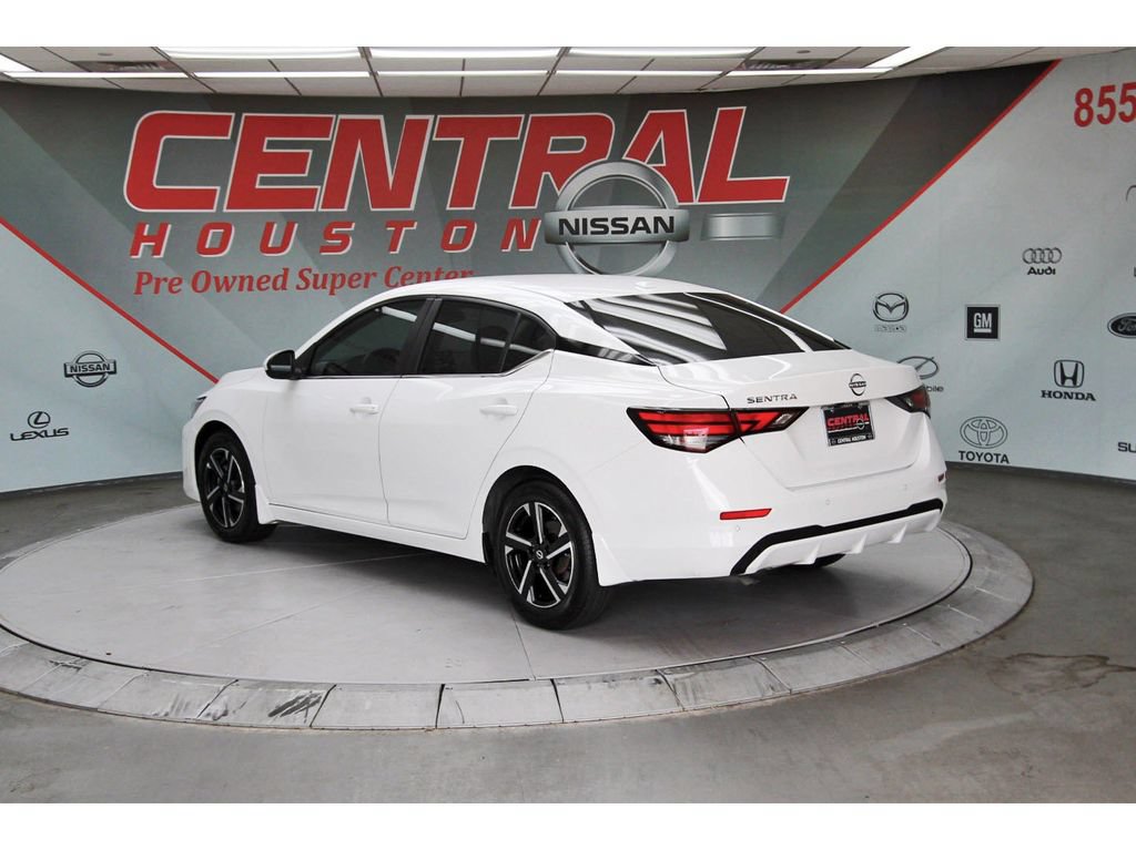 Used 2025 Nissan Sentra SV FWD image 3