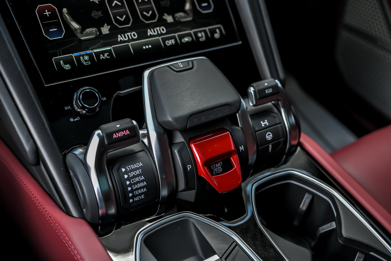 Used 2022 Lamborghini Urus AWD/4WD image 51
