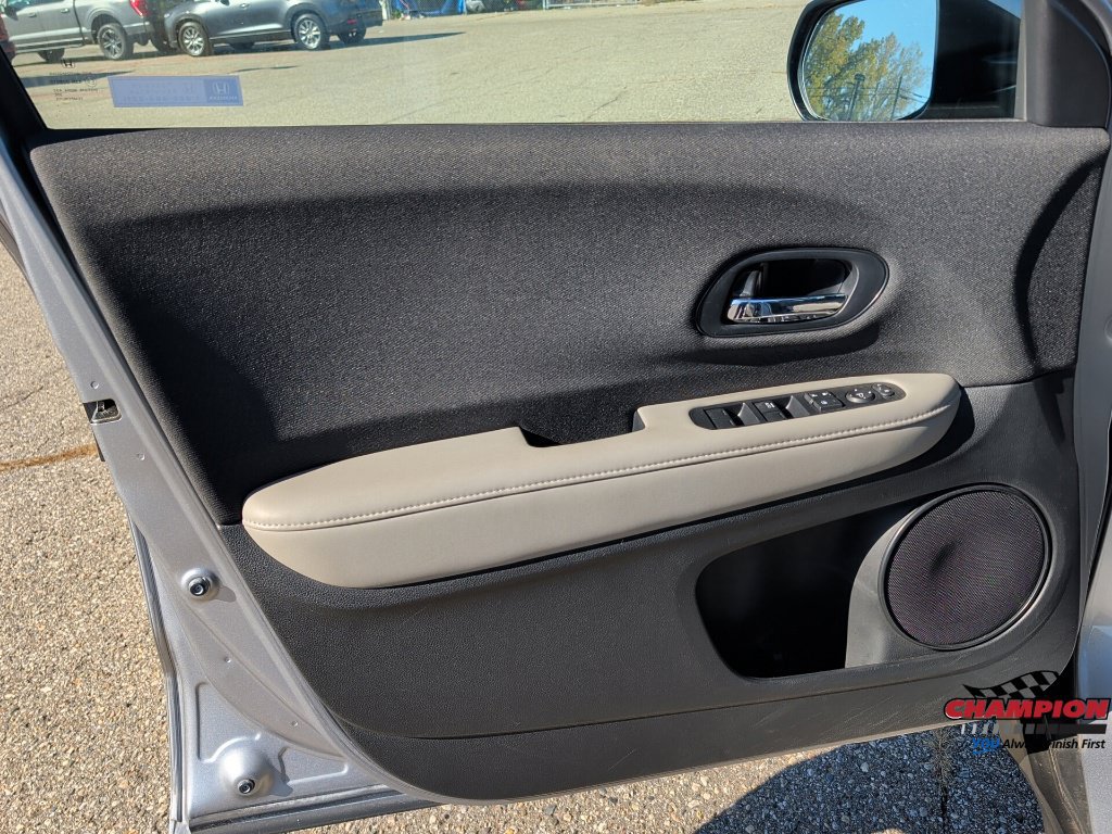 Used 2019 Honda HR-V LX image 10