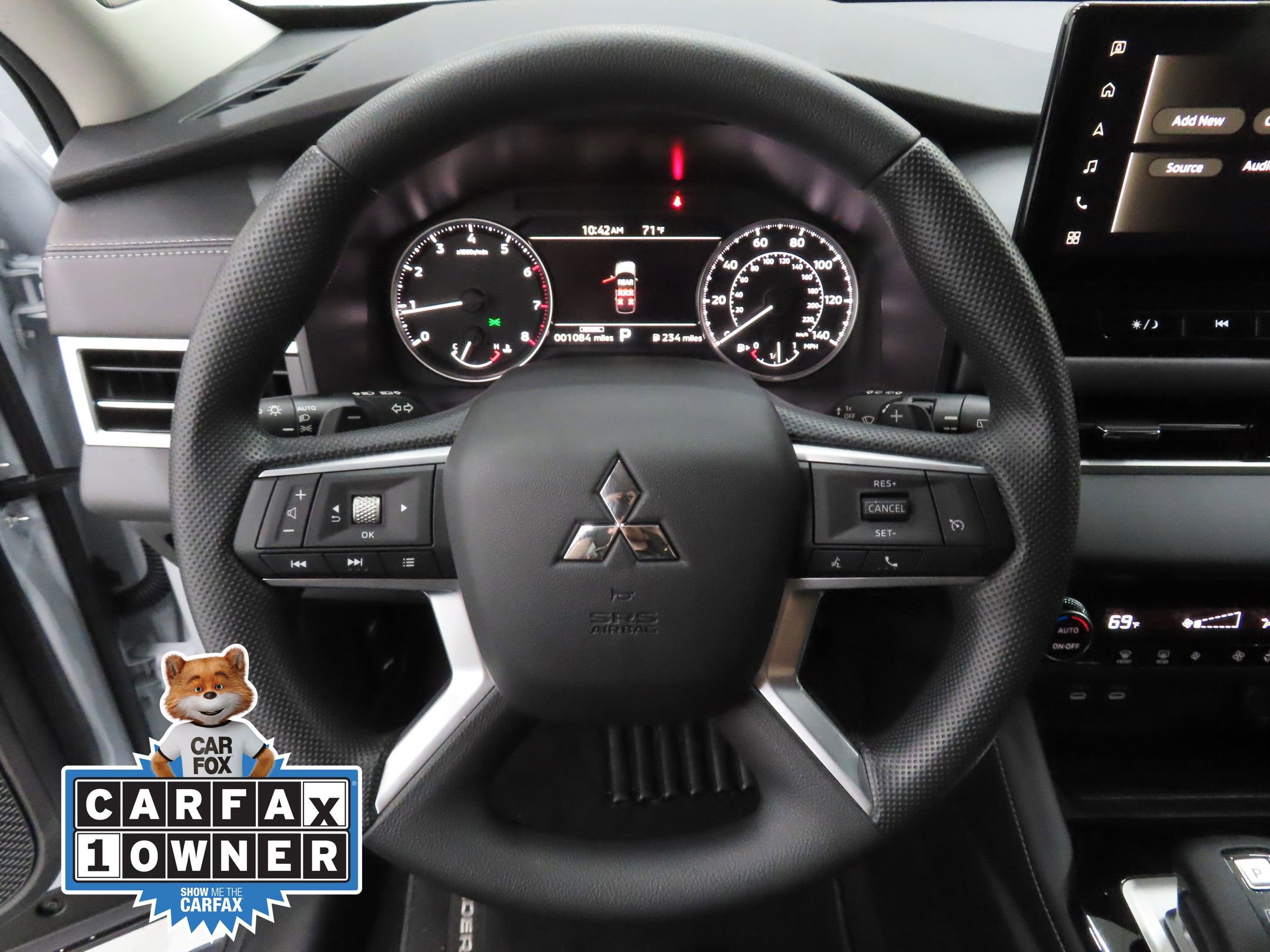 Used 2025 Mitsubishi Outlander ES image 11