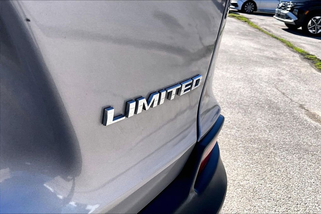 Used 2020 Jeep Cherokee Limited image 9