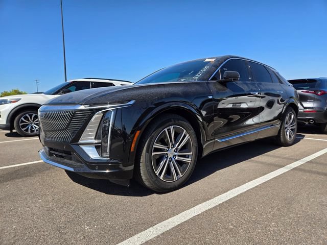 Used 2024 Cadillac Lyriq Luxury AWD/4WD image 2