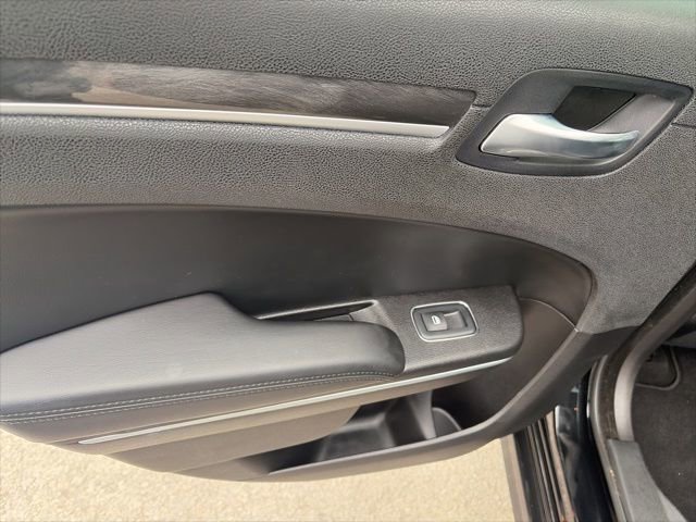 Used 2021 Chrysler 300 Touring L image 12