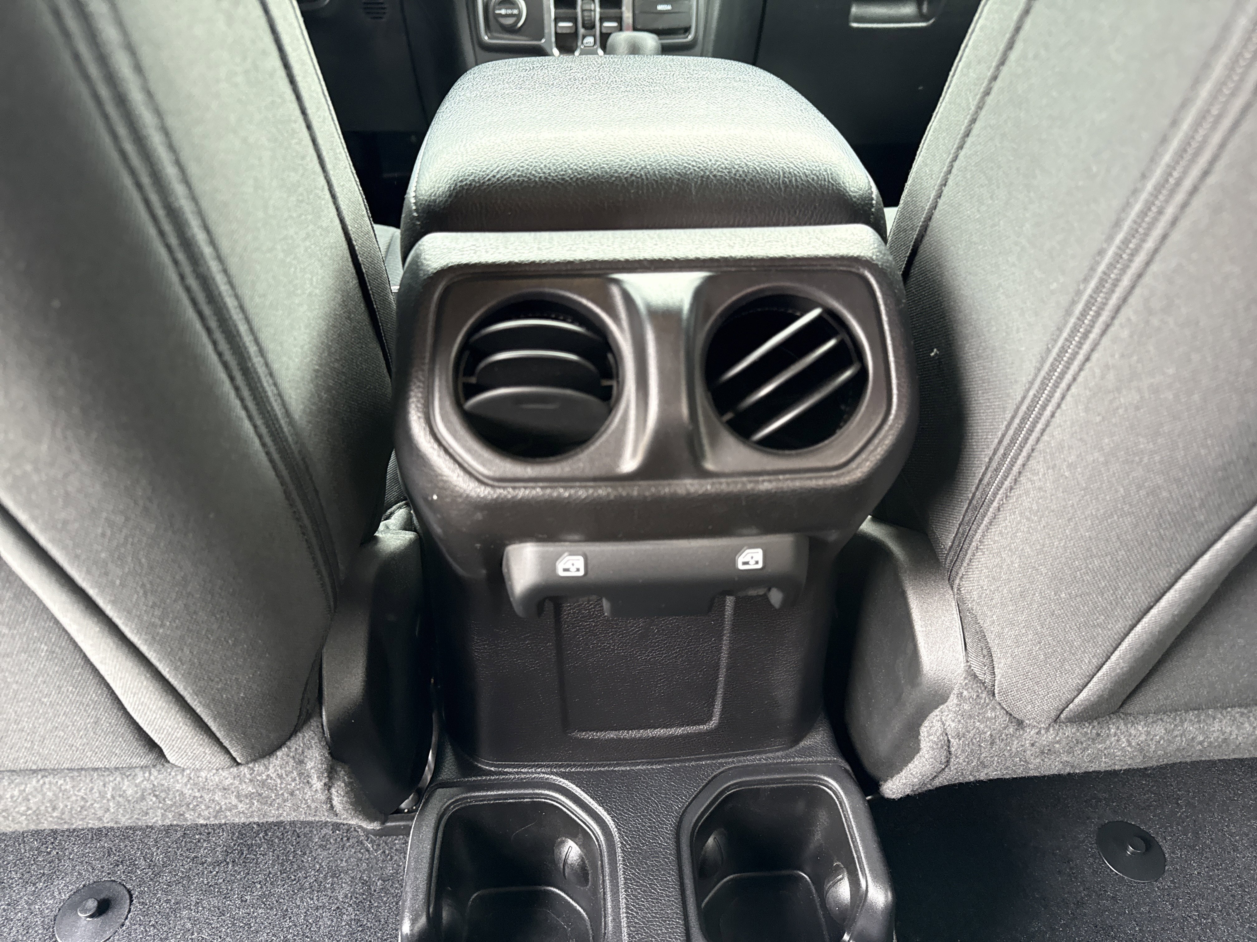 Used 2020 Jeep Wrangler Unlimited Sport AWD/4WD image 29