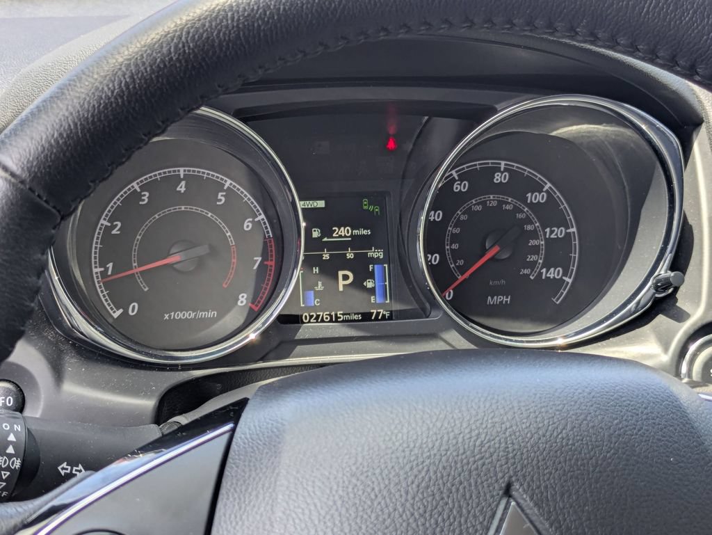 Used 2025 Mitsubishi Outlander Sport SE AWD/4WD image 19