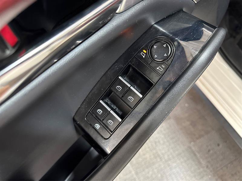 Used 2021 MAZDA MAZDA3 s AWD/4WD image 32