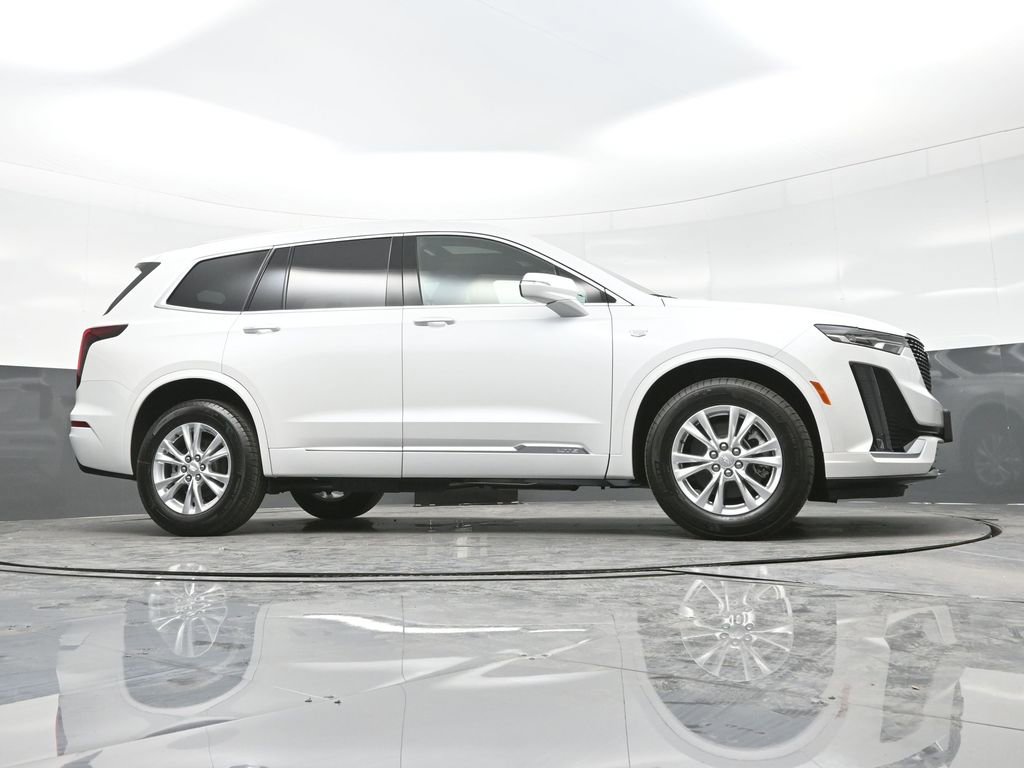 New 2025 Cadillac XT6 Luxury w/ LPO, Floor Liner Package AWD/4WD image 24