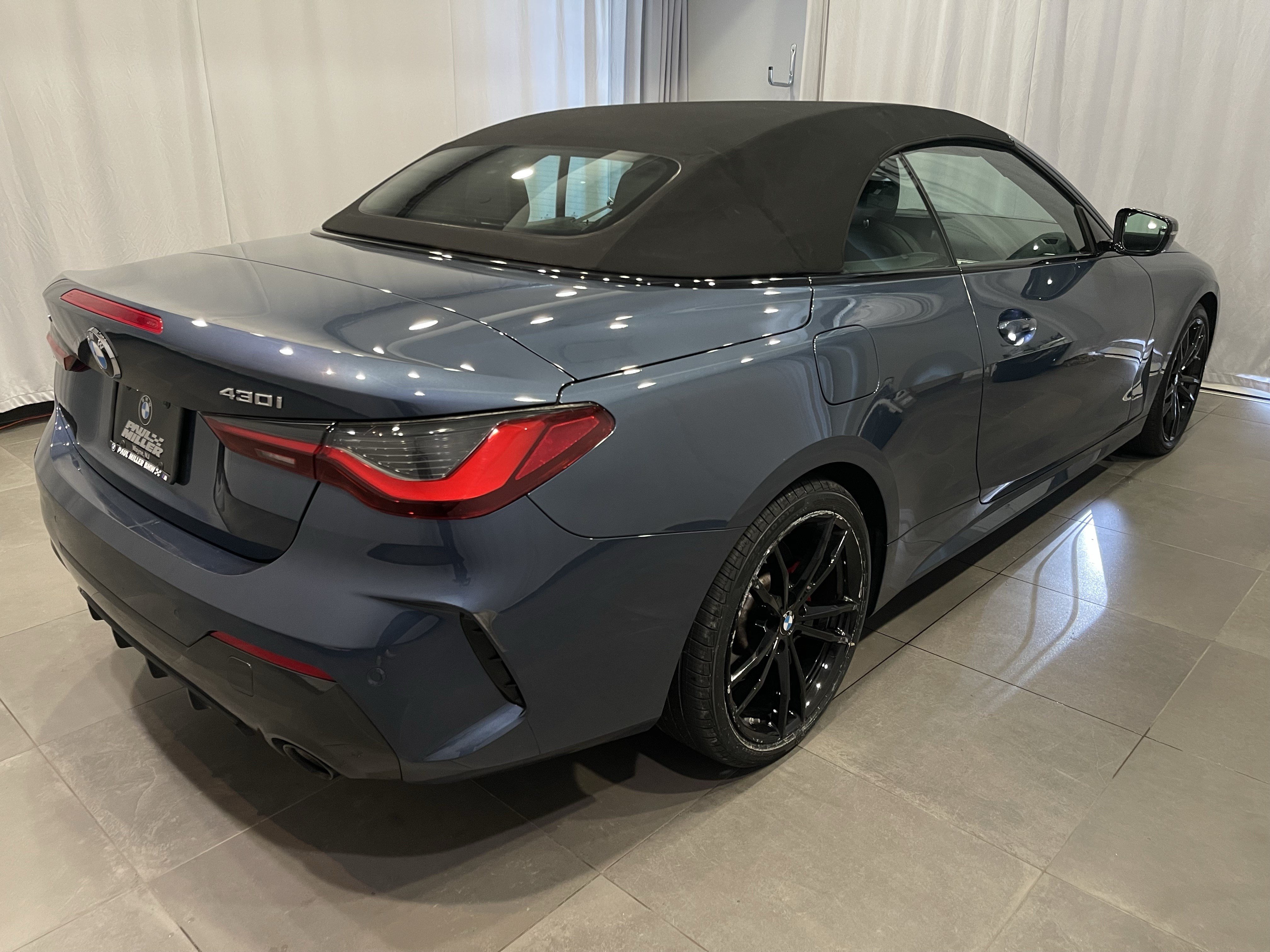 Certified 2024 BMW 430i xDrive Convertible w/ M Sport Package AWD/4WD image 6