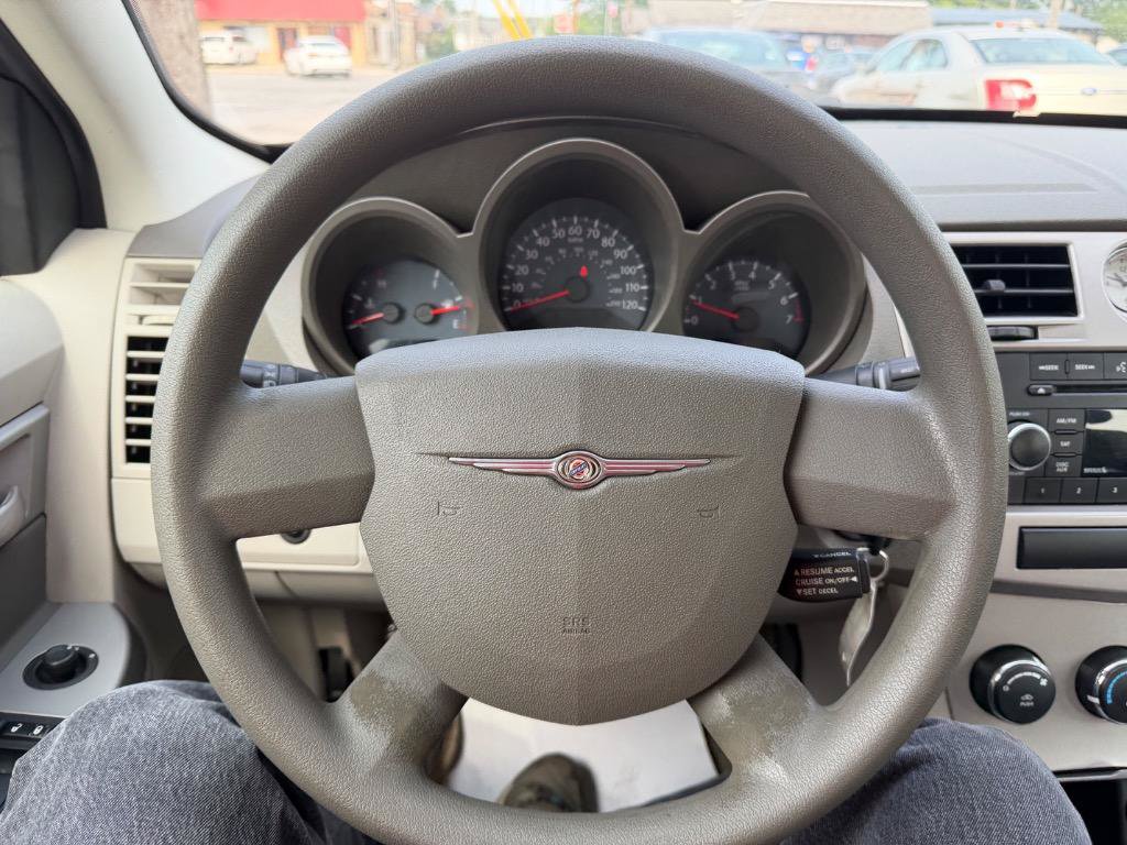 Used 2010 Chrysler Sebring Touring FWD image 16