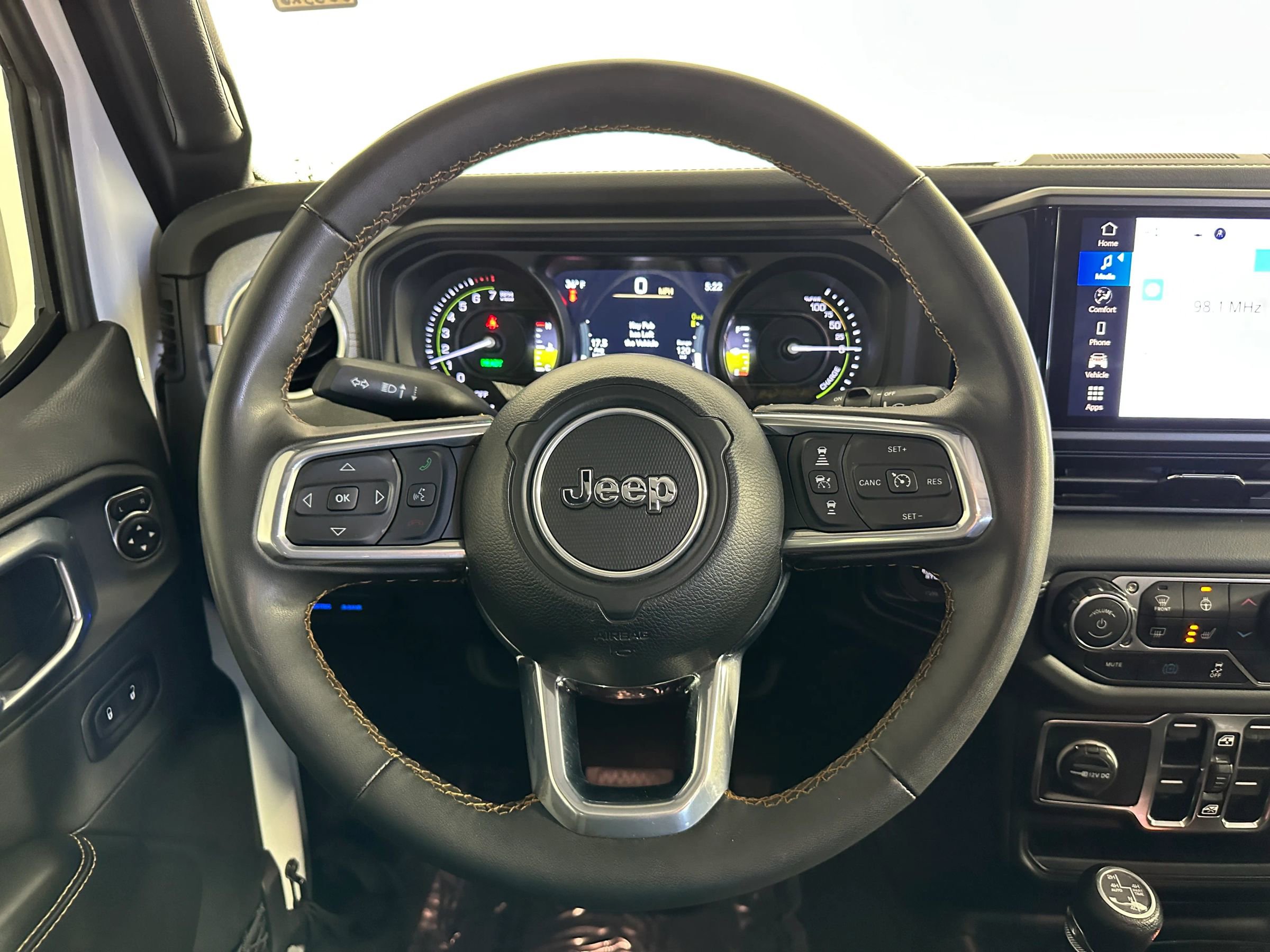 Used 2024 Jeep Wrangler Unlimited Sahara image 37