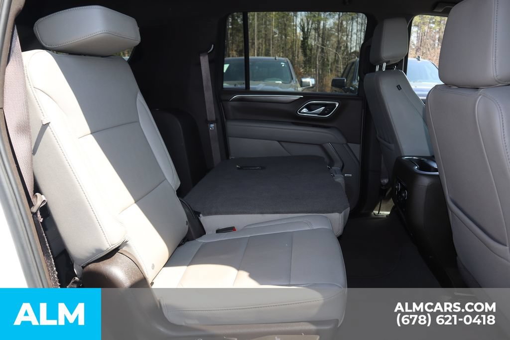 Used 2024 Chevrolet Suburban LT RWD image 24