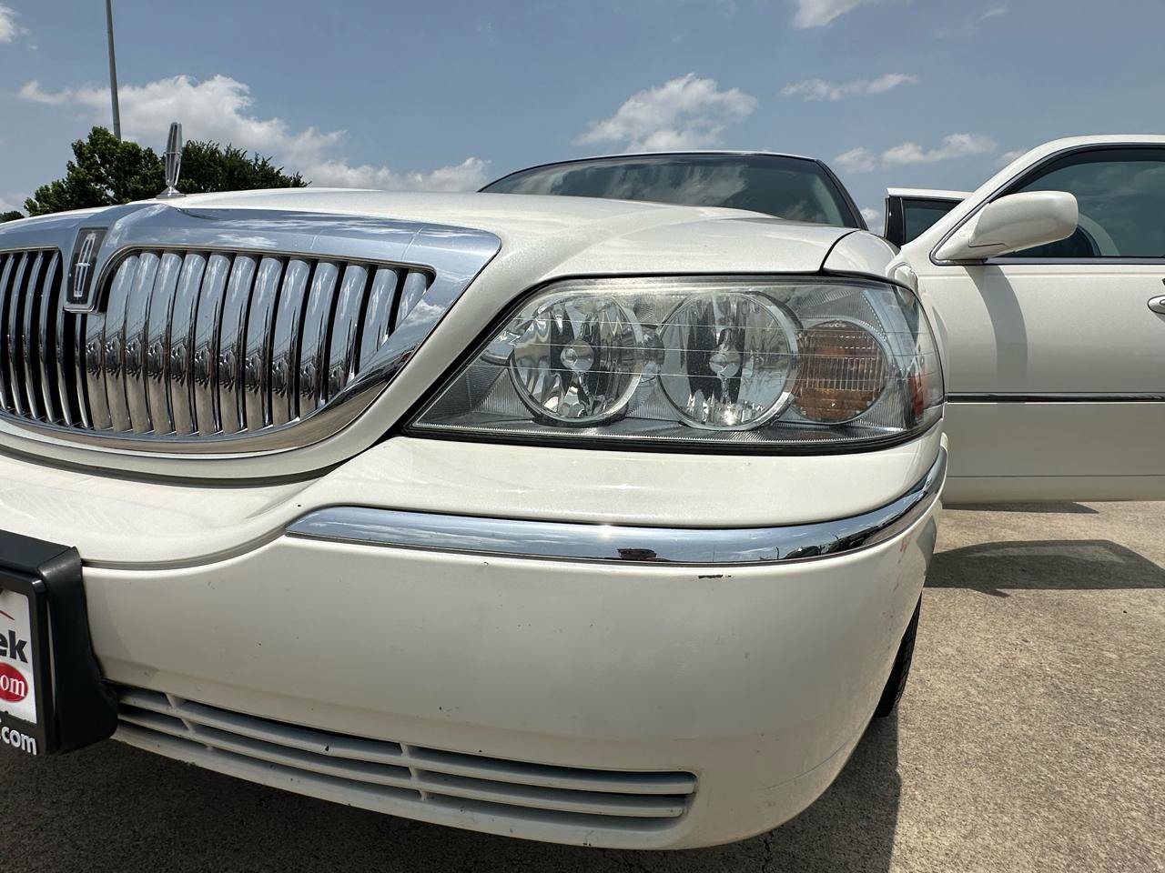 Used 2006 Lincoln Town Car Signature RWD image 56