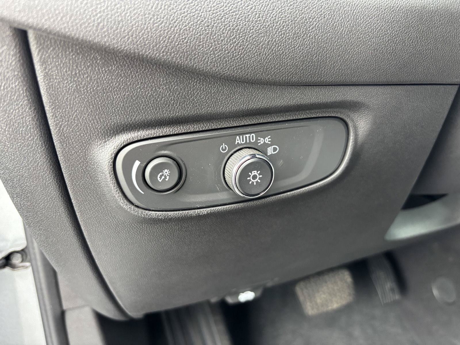 Used 2024 Chevrolet Equinox LS AWD/4WD image 18